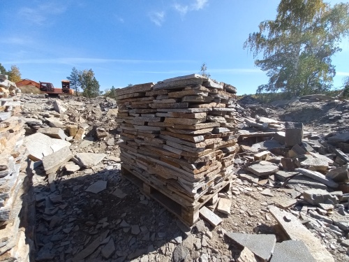 Плитняк златолит серебристый для мощения на бетон купить в Ярославской области