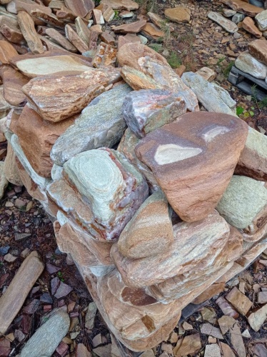 Златолит жёлтый, жёлто-зелёный глыбки и валуны для ланшафтного дизайна купить в Ярославской области