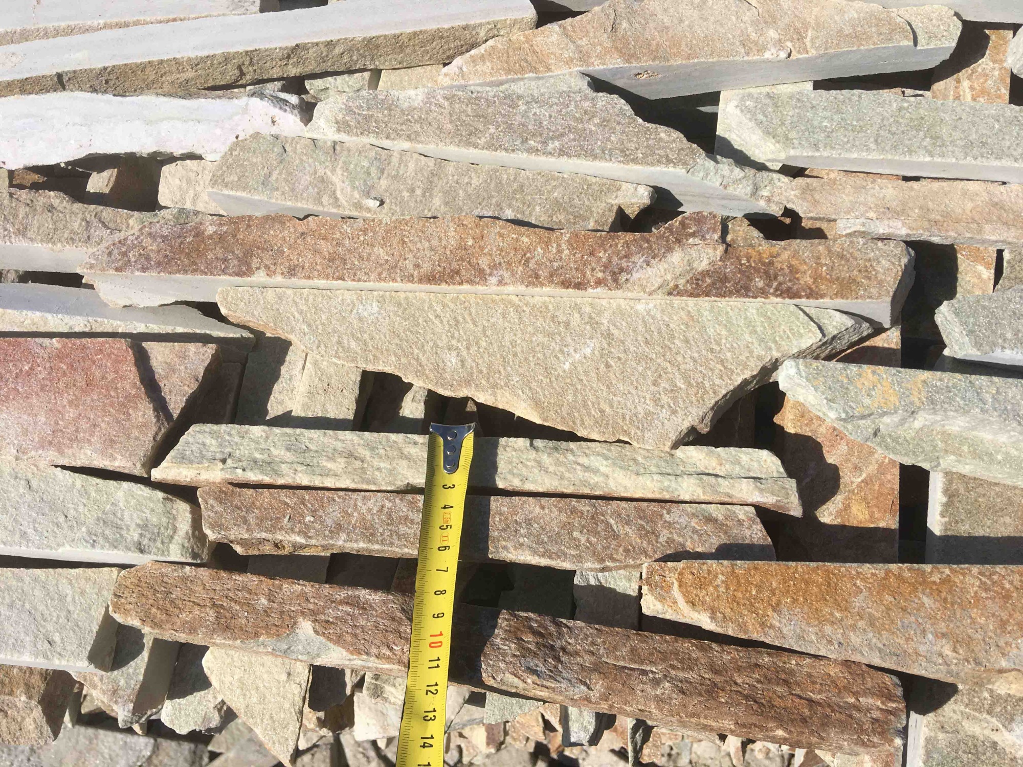 Горбушка златолит золотистый для облицовки купить в Ярославской области