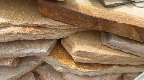 Плитняк златолит жёлтый золотистый для отмостки купить в Ярославской области