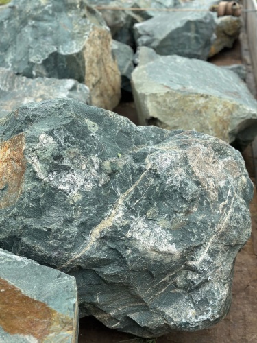 Камни для ландшафтного дизайна зелёные 10-60 килограмм купить в Ярославской области