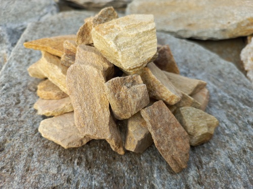 Златолит жёлтый декоративная каменная крошка купить в Ярославской области