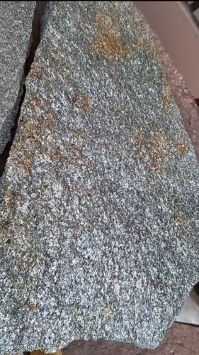 Плитняк златолит серебристый для цоколя, отмостки купить в Ярославской области