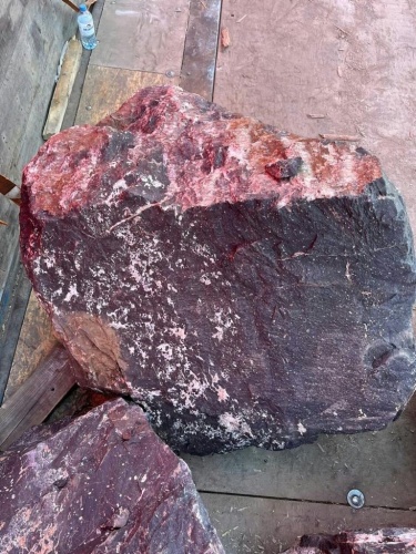 Камни для ландшафтного дизайна красно-фиолетовые 10-60 килограмм купить в Ярославской области