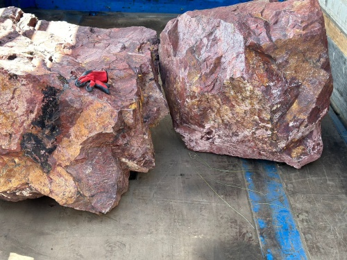 Ландшафтные глыбы красно-фиолетовые 200-1000 килограмм купить в Ярославской области