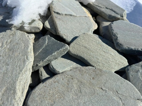 Плитняк златолит зелёный галтованный для цоколя купить в Ярославской области