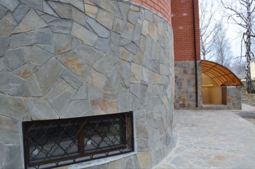 Плитняк златолит Уральский для цоколя, отмостки купить в Ярославской области